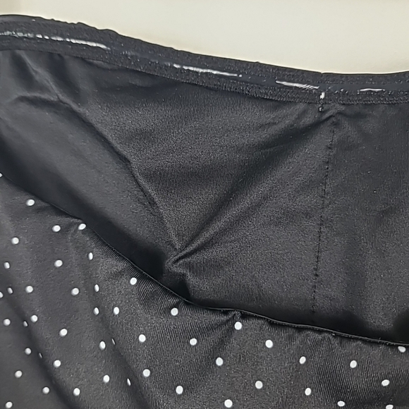 NEW ASOS DESIGN Women's One Piece Black & White Spot Bandeau Swimsuit Sz 6 US - Picture 6 of 9